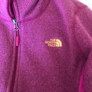 North face women’s jacket with fleece lining.